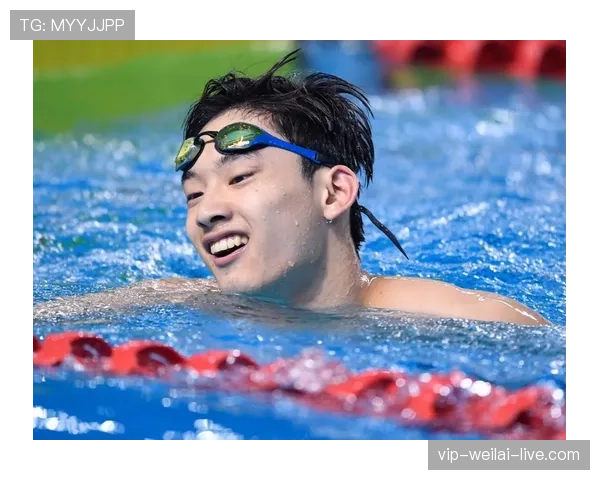 刷到董志豪的日常图，像在看明星生活志，包里那几样东西直接把我劝退了